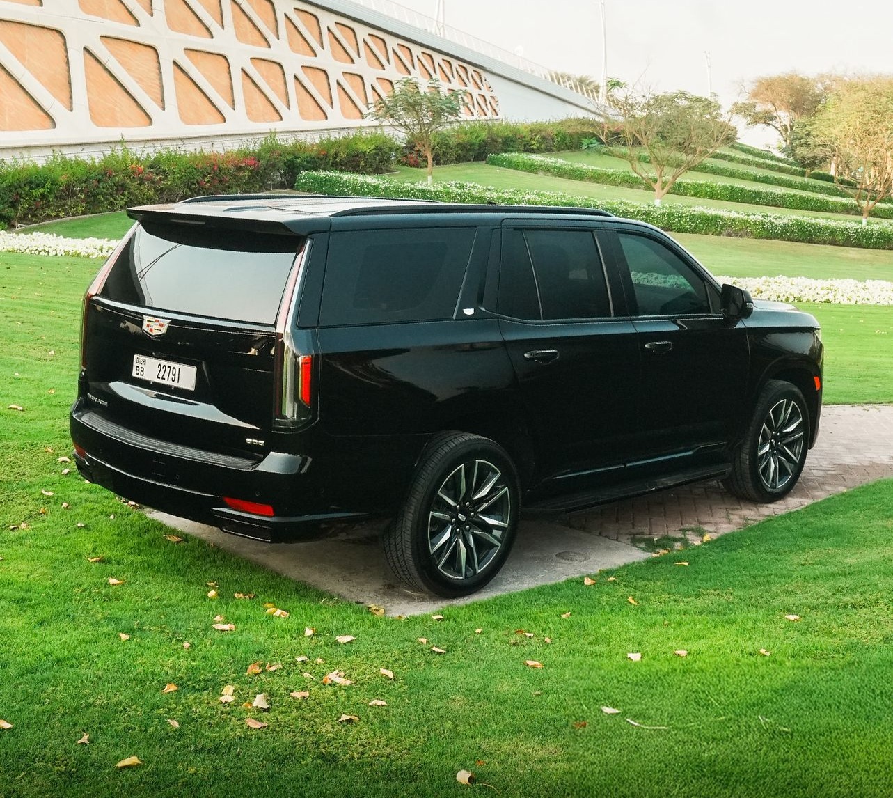 Cadillac Escalade — photo 2